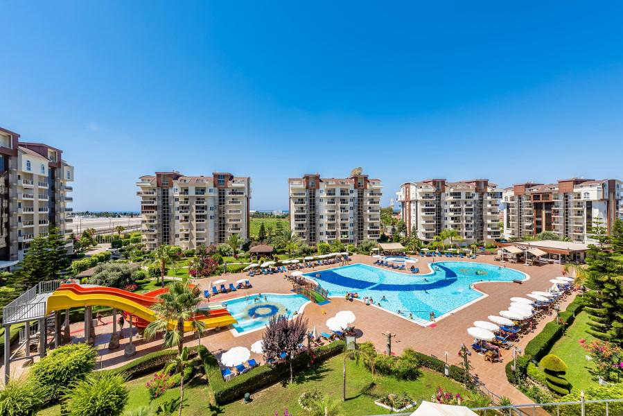 Image of An apartment in a large complex with amenities in Avsallar.